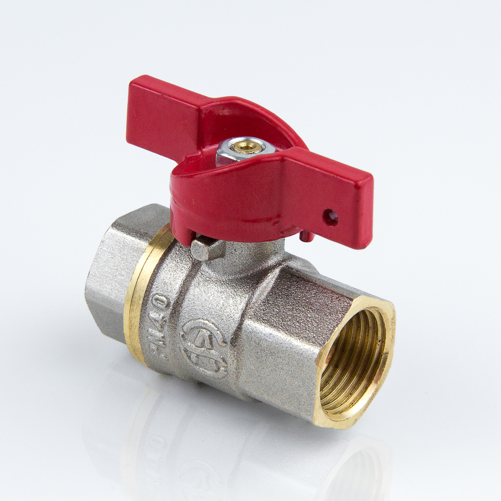 Кран шаровой латунь никель 1002 Euro Ду 15 Ру40 ВР полнопроходной бабочка красная Aquasfera 1002-01