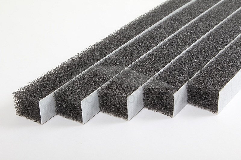 Уплотнитель универсальный самоклеющийся ROOFRetail х2000 (РФ)